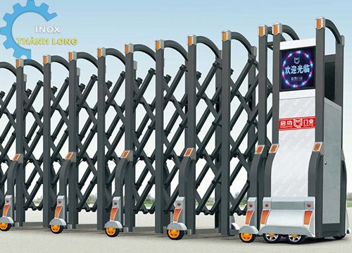 thi công cổng xếp inox tphcm