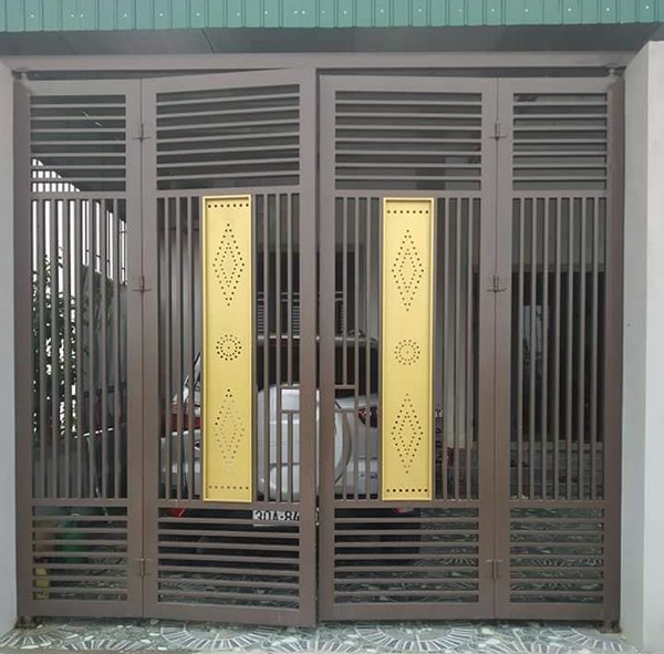 Cửa cổng sắt 4 cánh