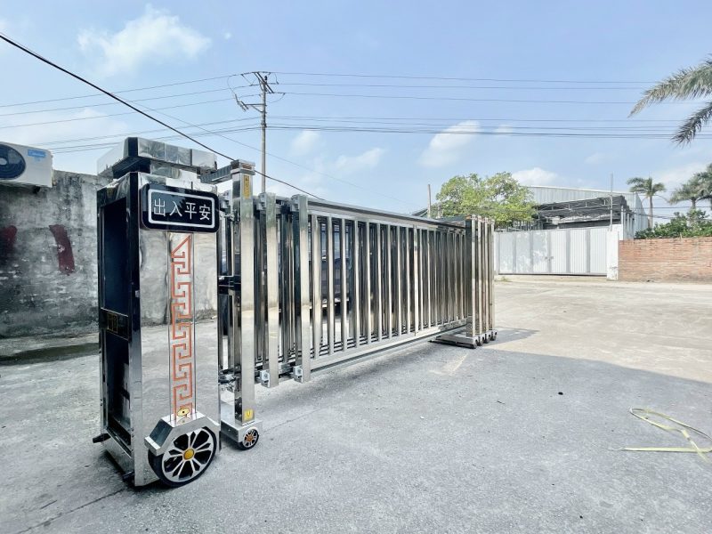 Mẫu cổng xếp inox 201