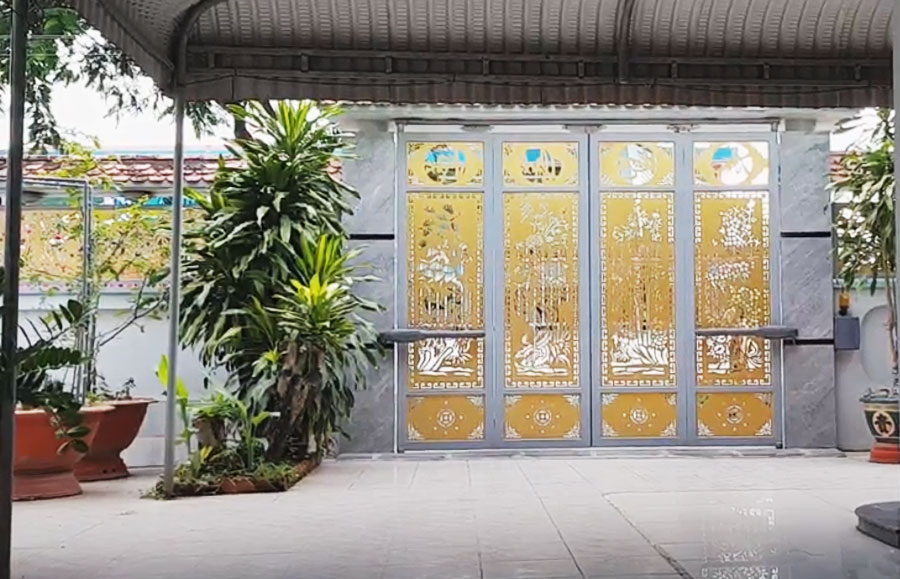 Cửa cổng 4 cánh
