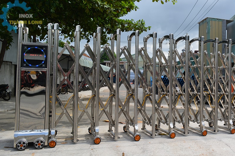 CỔNG XẾP INOX MS01